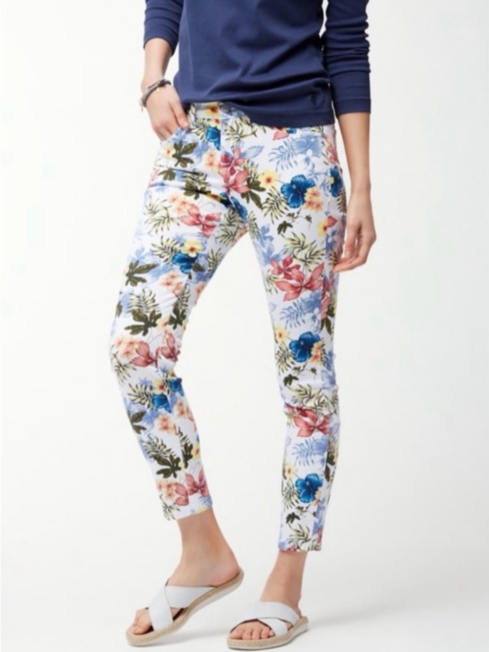 Tommy Bahama White Floral Ankle
Jeans Sz 8